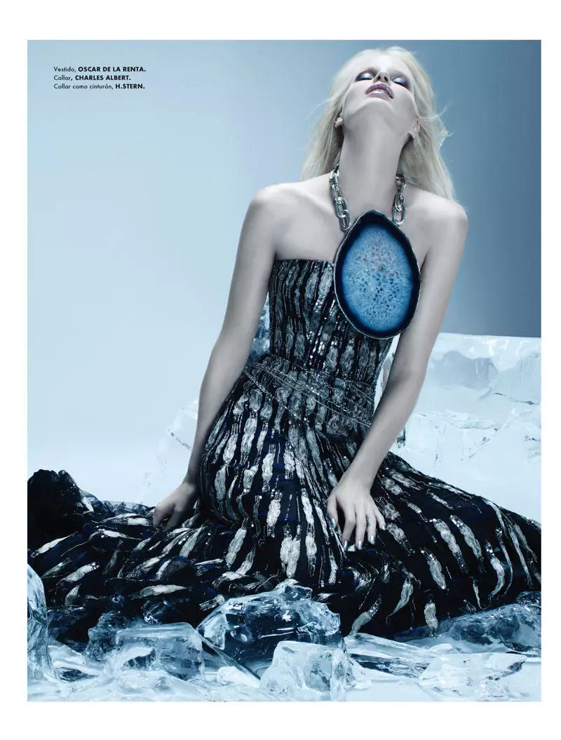 Caroline Winberg par Paco Peregrin pour Elle Mexico janvier 2011