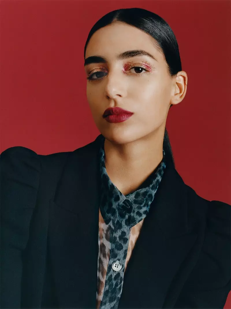 Nora Attal porte le rouge à lèvres Zara