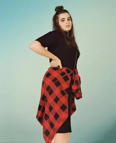 Barbie Ferreira သည် Missguided+ Campaign အတွက် Photoshop မပါဘဲ ကိုယ်ဟန်ပြသည်။