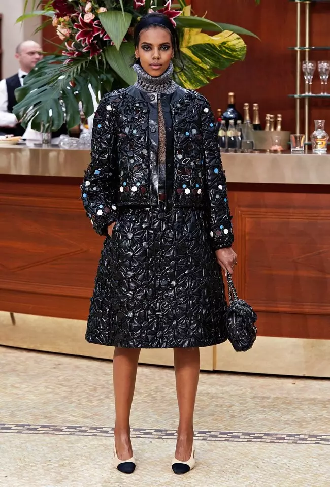 E Look vun der Chanel Hierscht-Winter 2015 Kollektioun