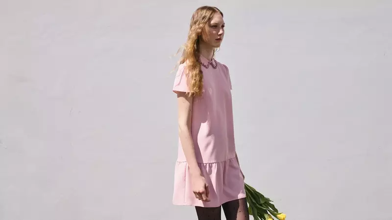 RED Valentino 推出 2020 秋冬系列廣告大片。