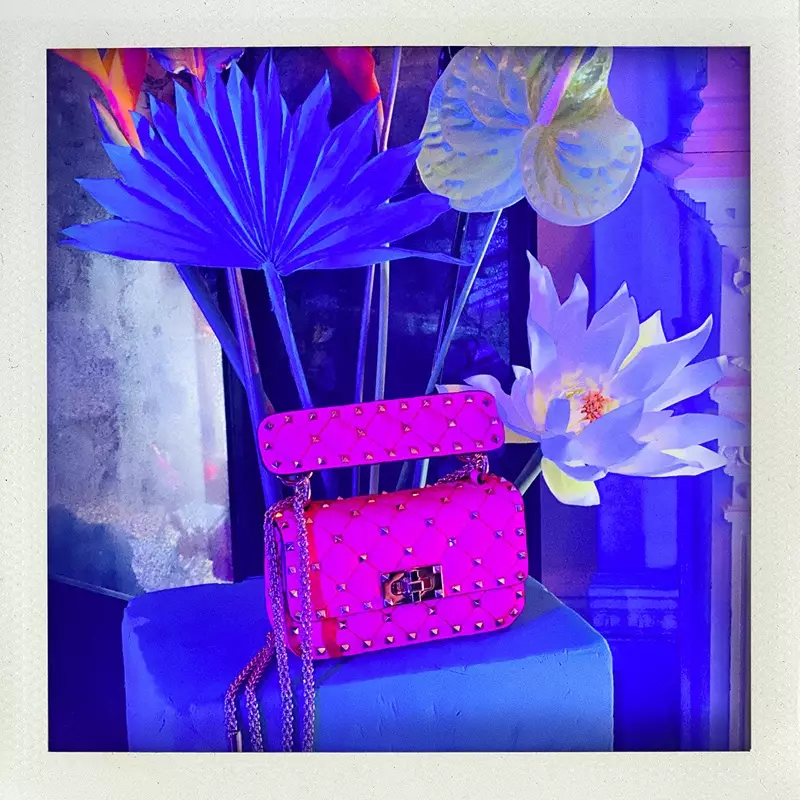 Gambar saka kampanye iklan Fluo spring 2020 Valentino