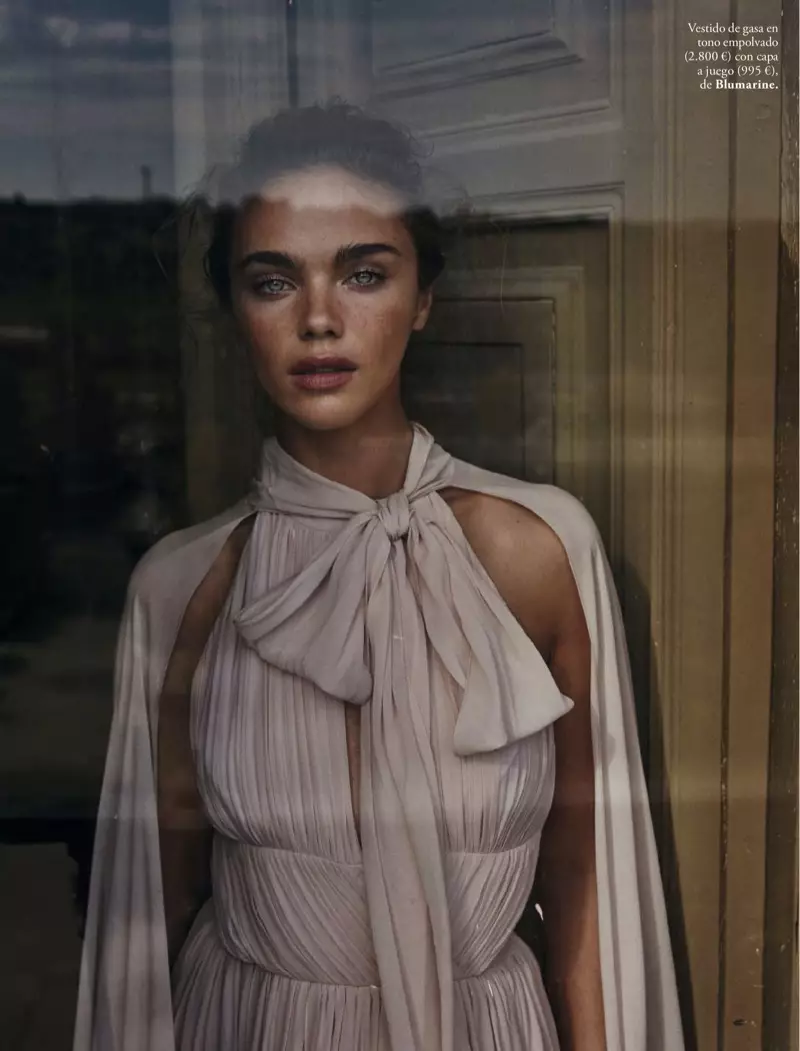 Jena Goldsack ELLE Spanja Eleganti Dress Fashion Editorjali