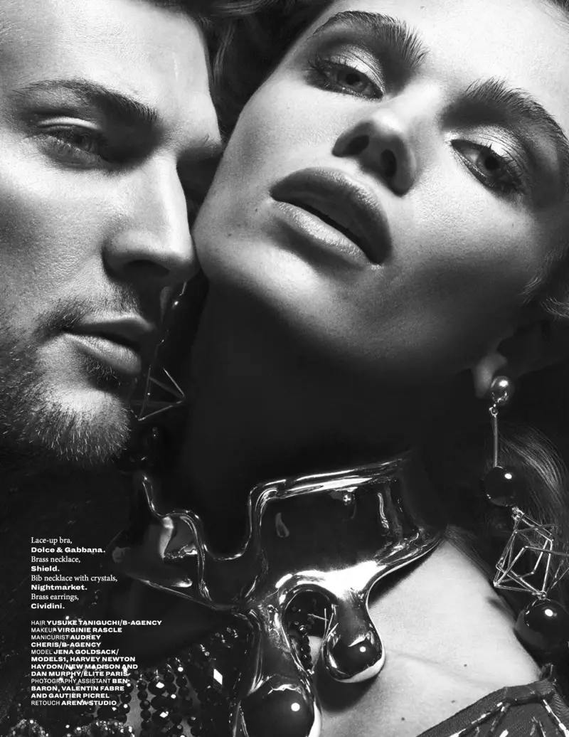 Si Jena Goldsack ay Nagmodelo ng Super Glamorous Fashion para sa L'Officiel Singapore