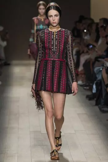 Valentino ฤดูใบไม้ผลิ/ฤดูร้อน 2014 | ปารีสแฟชั่นวีค