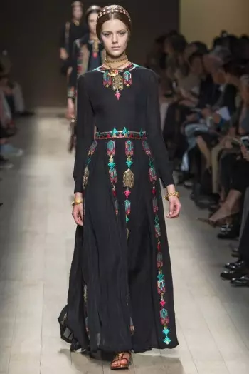 Valentino ฤดูใบไม้ผลิ/ฤดูร้อน 2014 | ปารีสแฟชั่นวีค