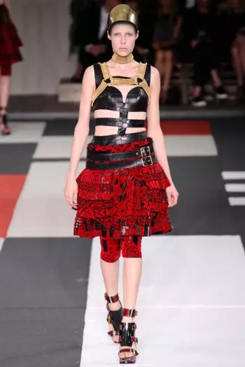 Alexander McQueen Pranverë/Verë 2014 | Java e Modës në Paris