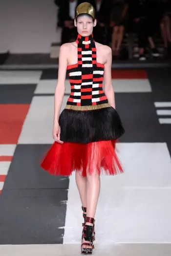 Alexander McQueen Mmiri/Oge okpomọkụ 2014 | Izu Ejiji Paris