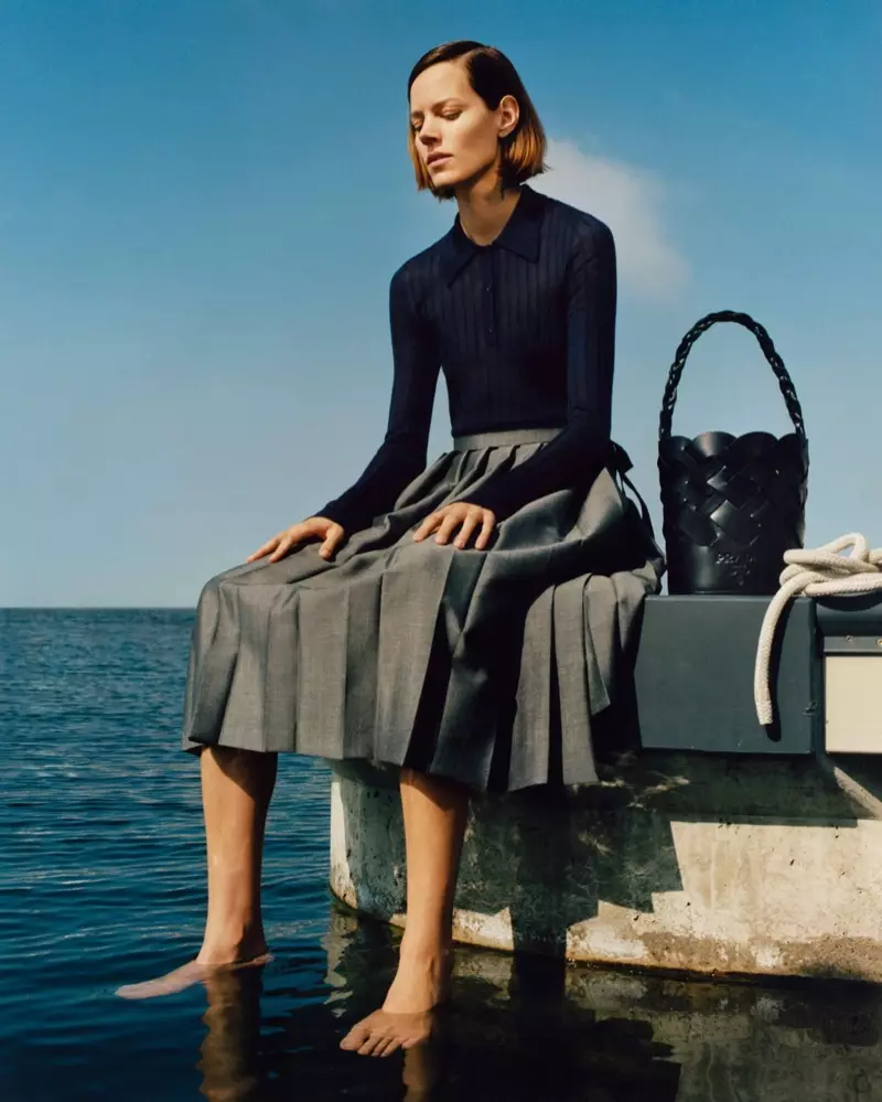 Hinarap ni Freja Beha Erichsen ang Prada spring-summer 2020 campaign