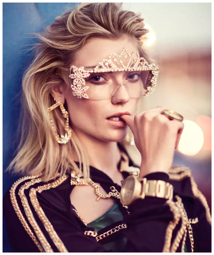 Farah Holt brille dans le style urbain pour le numéro de février 2013 de Nylon par Justin Hollar