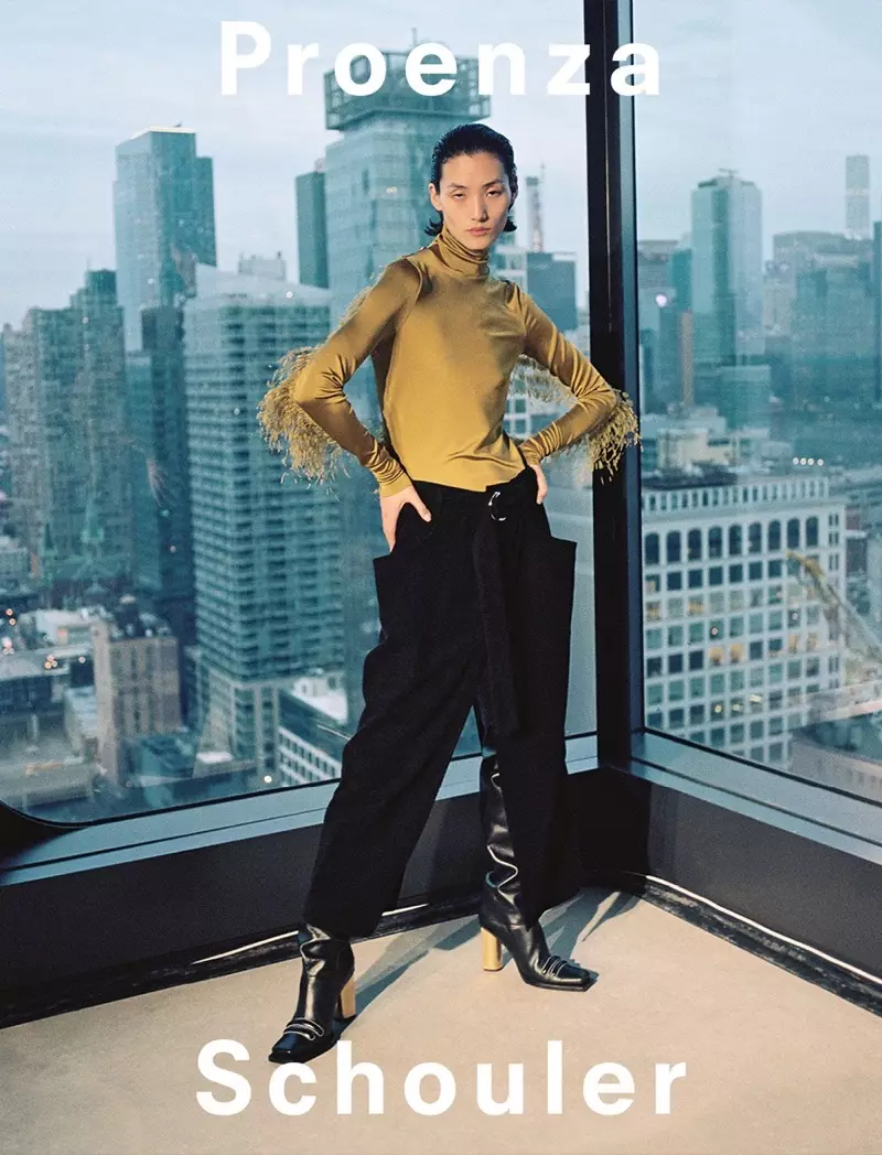 Si Lina Zhang makita sa Proenza Schouler fall-winter 2019 nga kampanya