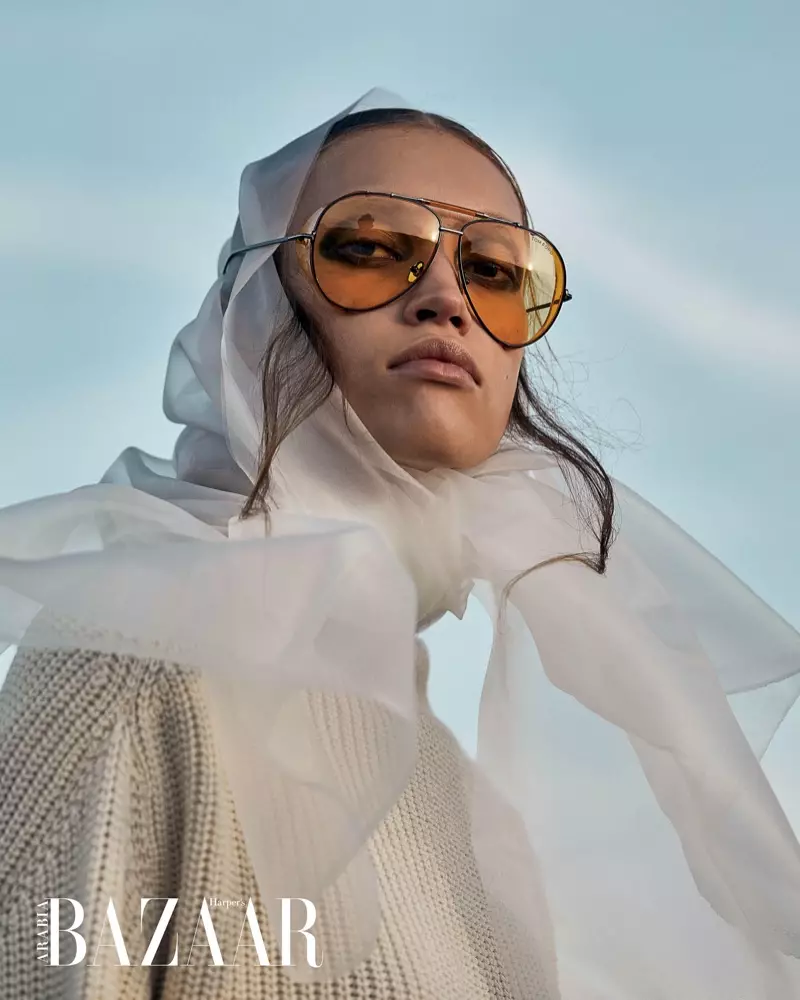 Patricia Zajacova Models Avant-Garde Styles fun Harper ká Bazaar Arabia