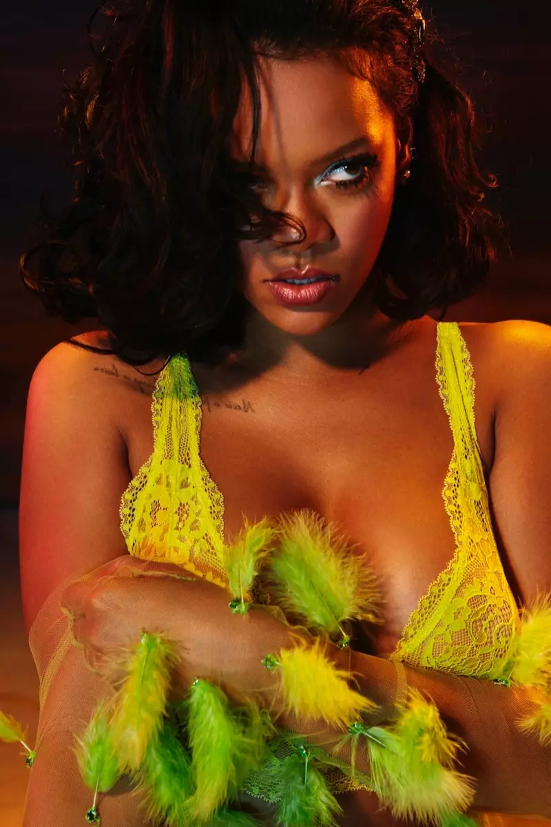 Rihanna តារាក្នុងយុទ្ធនាការ Savage x Fenty lingerie June 2019