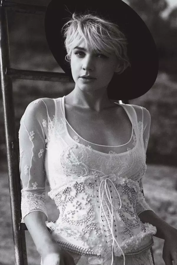 Carey Mulligan pro Vogue US říjen 2010 od Petera Lindbergha