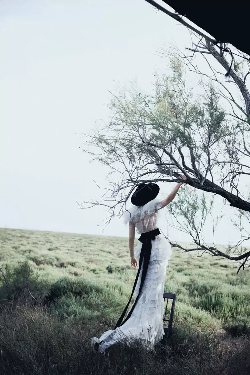 Carey Mulligan wa Vogue US October 2010 ndi Peter Lindbergh