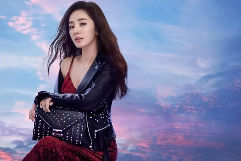 Yang Mi stjer yn Michael Kors x Yang Mi Whitney handtas kampanje