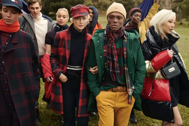 Dilone, Kit Butler, Jasmine Sanders, Carolyn Murphy, Alton Mason, Ralph Souffrant, dan Soo Joo Park bergambar untuk kempen musim luruh musim sejuk 2020 Tommy Hilfiger.