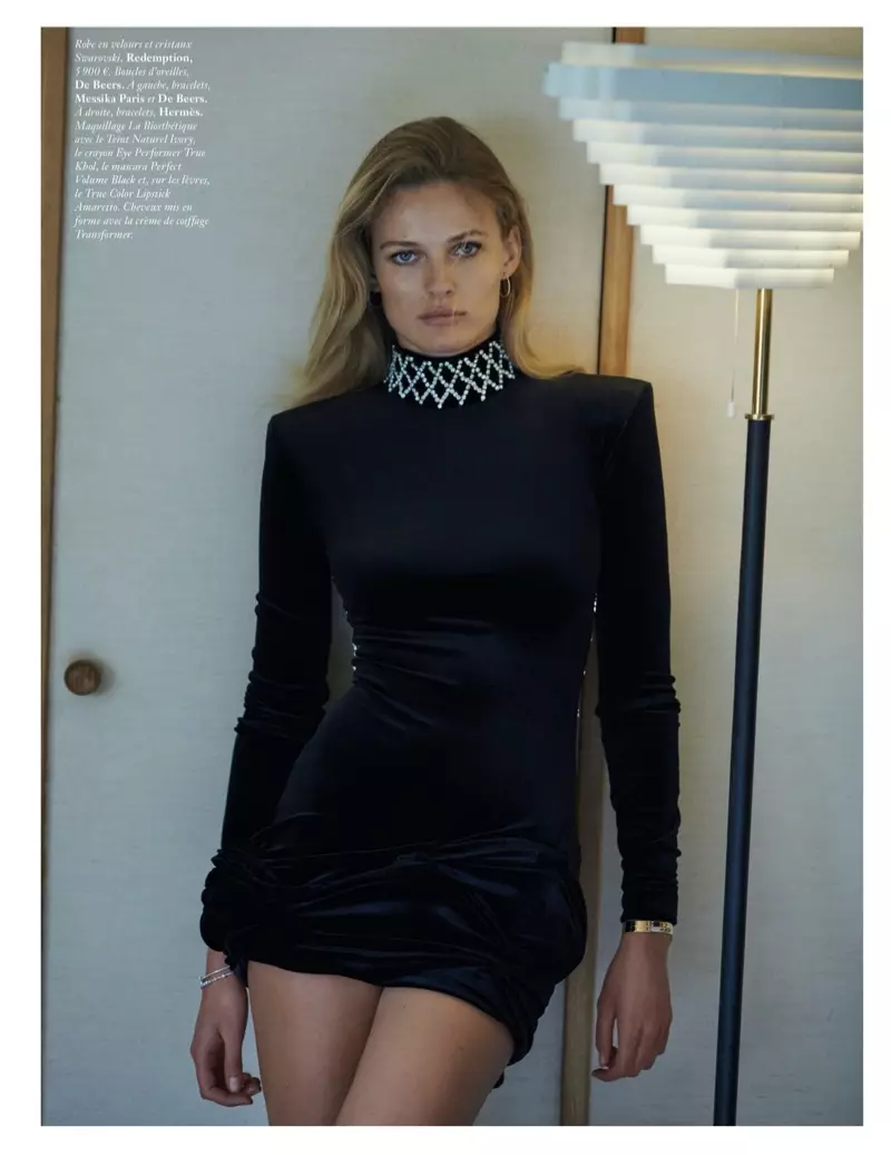 Edita Vilkeviciute bär eleganta stilar för Vogue Paris