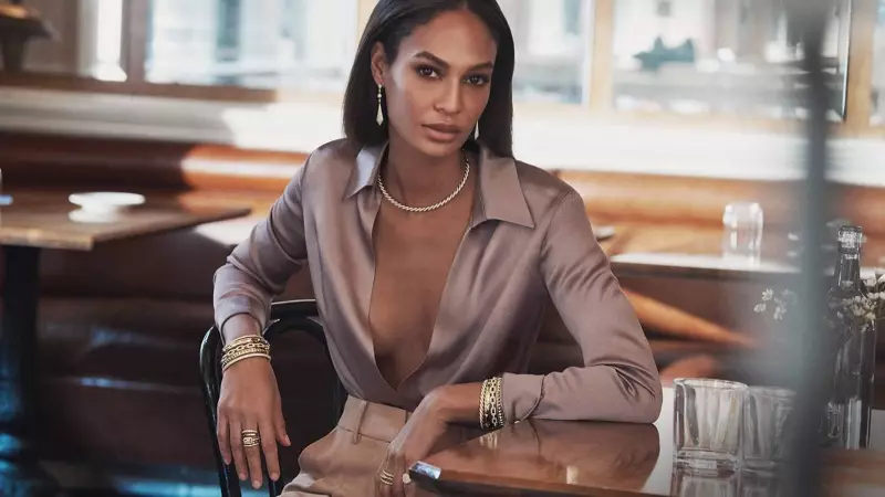 Joan Smalls pose à New York pour la campagne printemps-été 2021 de David Yurman.