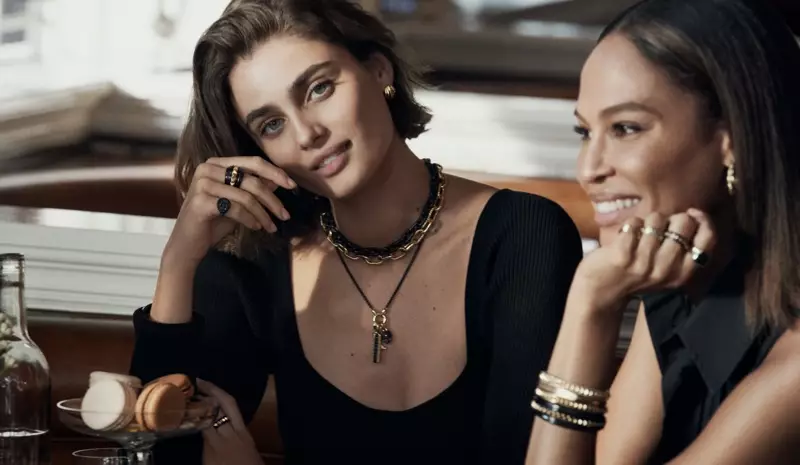 Taylor Hill e Joan Smalls sono le star della campagna primavera-estate 2021 di David Yurman.