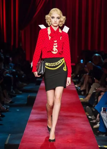 Moschino bréngt Pabeierpoppen zum Liewen fir d'Fréijoer 2017