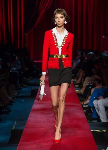 Moschino 2017-ci ilin Baharı üçün Kağız Kuklaları Canlandırır