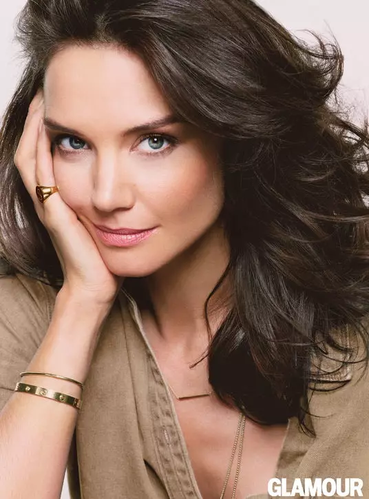 katie-holmes-glamour-photos ၃