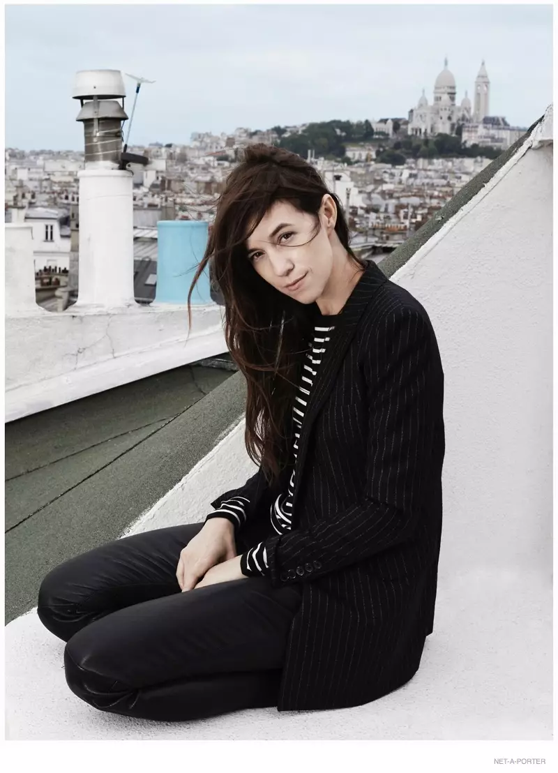 Charlotte Gainsbourg Poses ສໍາລັບການແກ້ໄຂ, ສົນທະນາ Nicolas Ghesquière