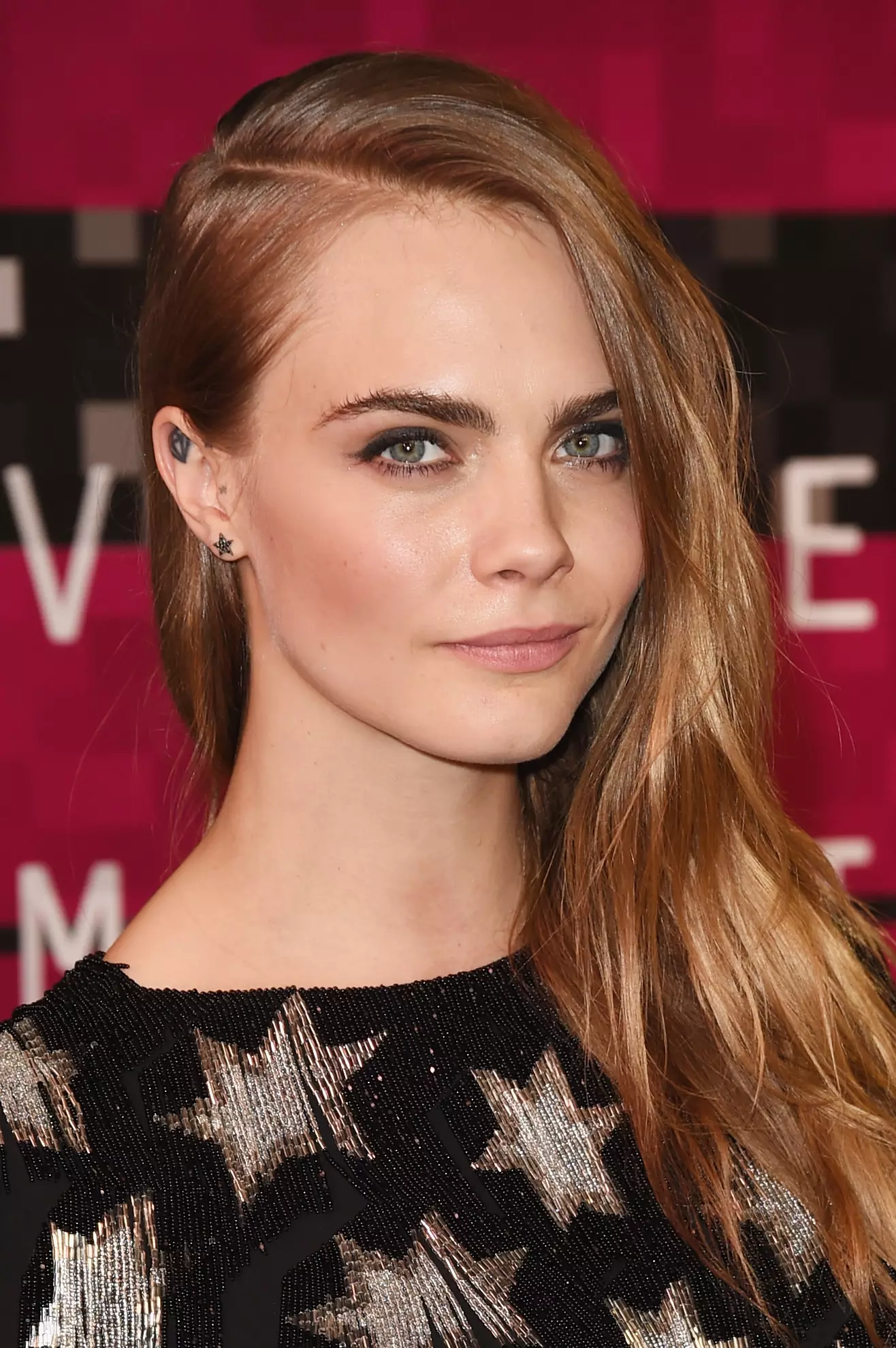 Cara Delevingne è stata scelta come ambasciatrice del marchio Rimmel London