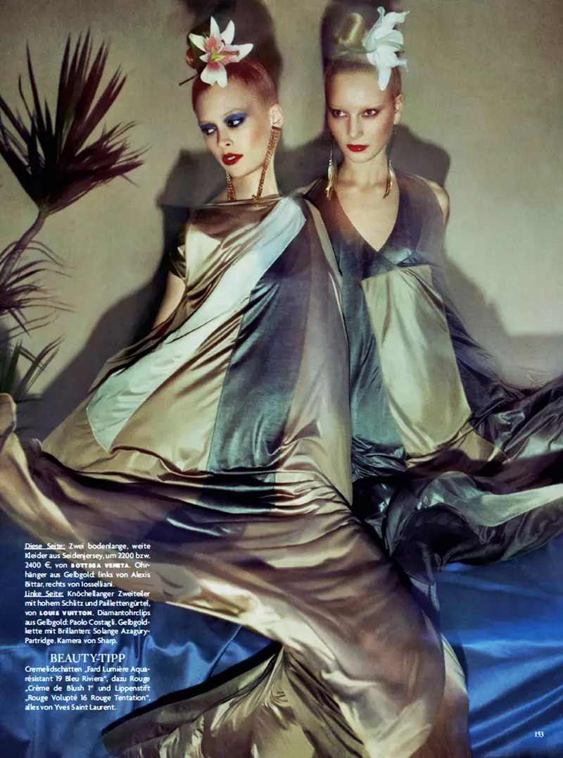 Ieva Laguna & Ilva Hetmann oleh Sebastian Kim untuk Vogue Germany Februari 2011