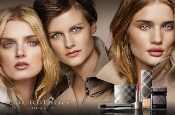 Burberry Beauty 2010-veldtog | Rosie, Nina & Lily deur Mario Testino