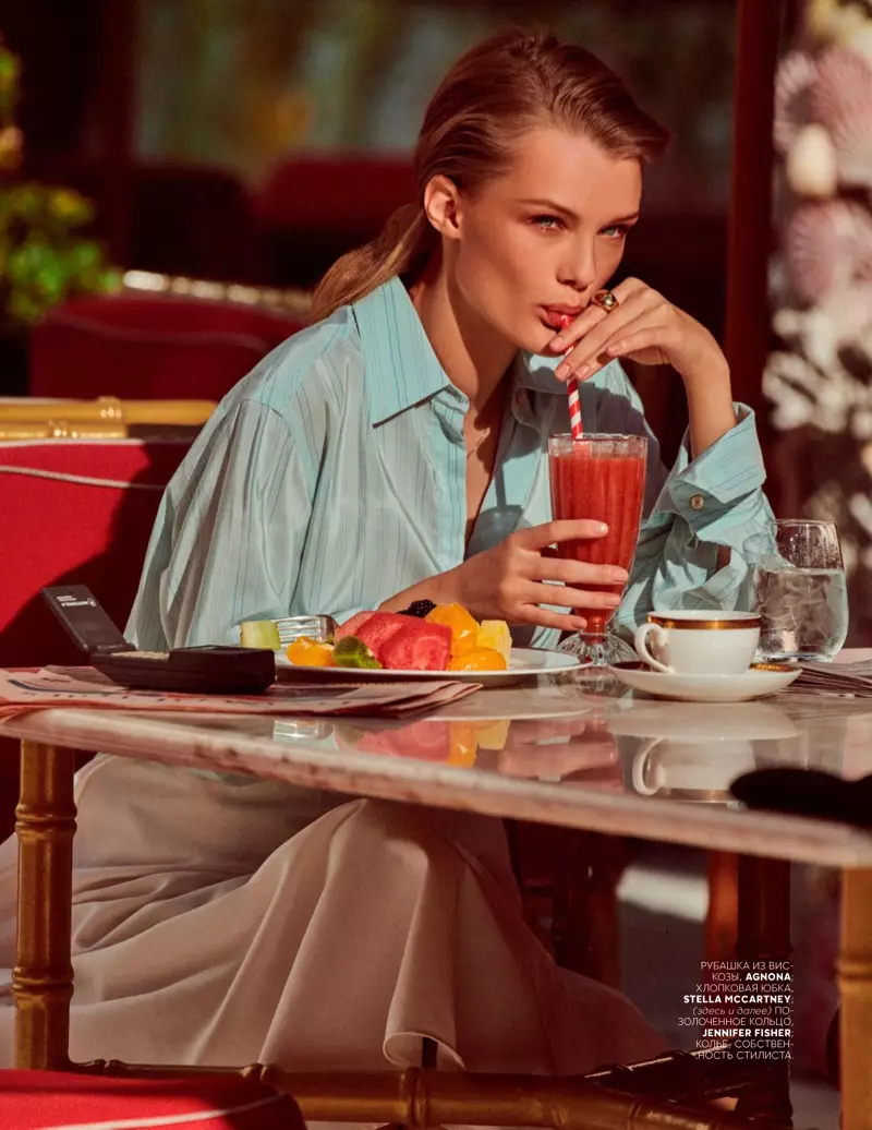 Krisa Grikaite dodas stilīgā pludmales ceļojumā žurnālam Vogue Russia
