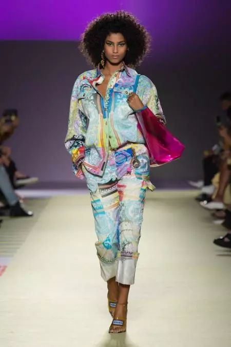 Versace Ikupereka Zosindikiza Zolimba Mtima za Spring 2019