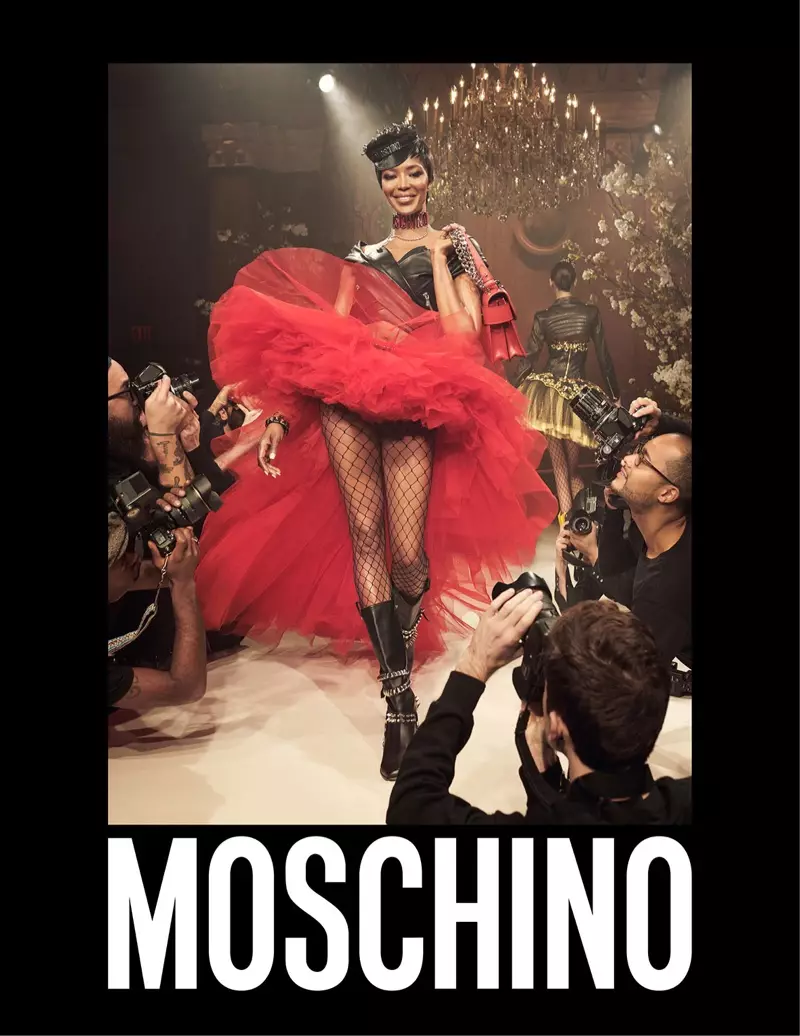 Наоми Кембел глуми во кампањата на Moschino за пролет-лето 2018 година