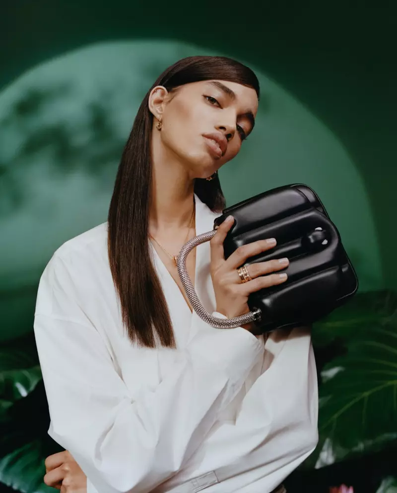 Ellen Rosa frontéiert Bulgari x Ambush Accessoiren Kampagne.