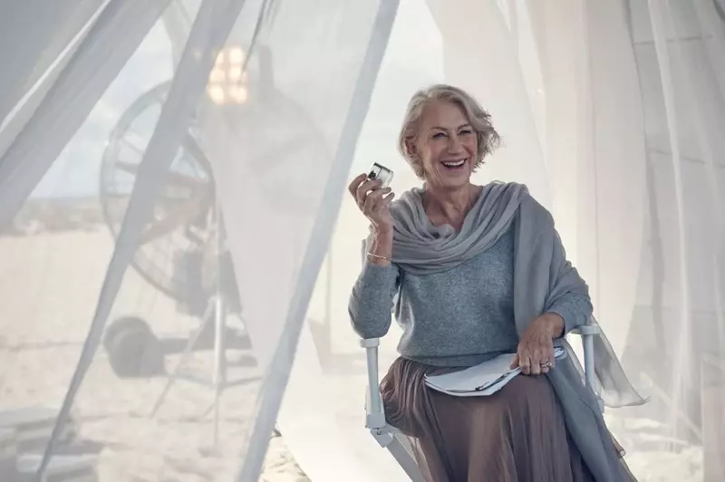 Helen Mirren tras bambalinas del comercial de belleza L'Oreal Paris Age Perfect 2016