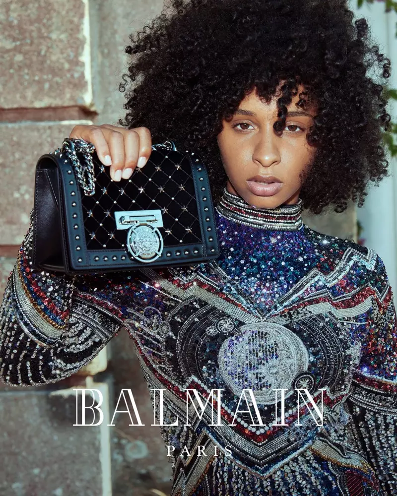 La chanteuse Mina Rose pour la campagne automne-hiver 2018 de Balmain