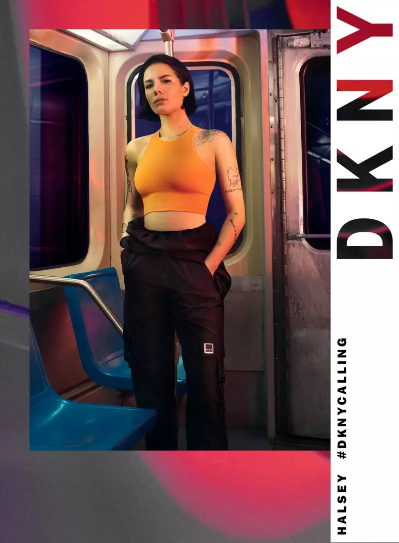 Saib sporty, Halsey poses rau DKNY caij nplooj ntoos hlav-lub caij ntuj sov 2020 phiaj los nqis tes