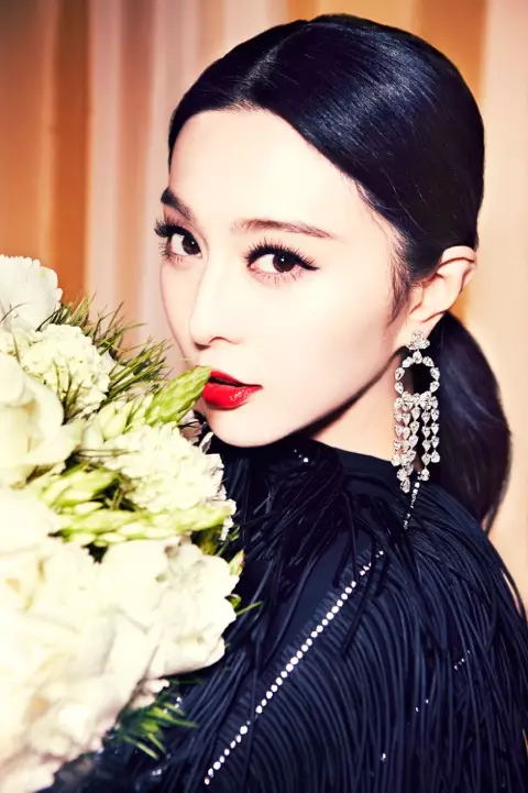 Aanhanger Bingbing poseer vir Ellen von Unwerth in W Magazine