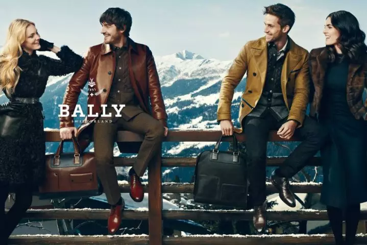 Caroline Trentini 和 Hilary Rhoda 前往阿尔卑斯山参加 Norman Jean Roy 的 Bally 2012 秋季广告系列