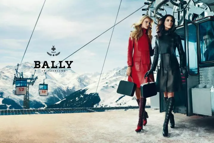 Caroline Trentini və Hilary Rhoda, Norman Jean Roy tərəfindən Bally's Fall 2012 Kampaniyası üçün Alp dağlarına gedir