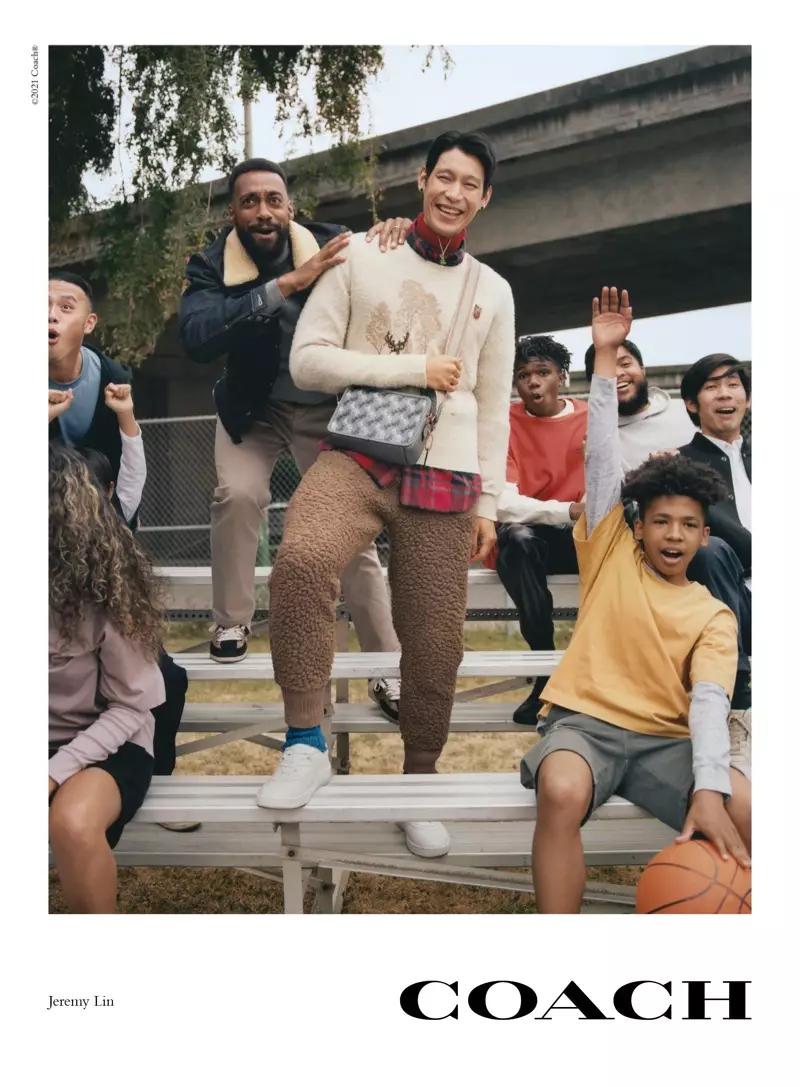 Coach lancia la campagna autunno 2021 con Jeremy Lin.