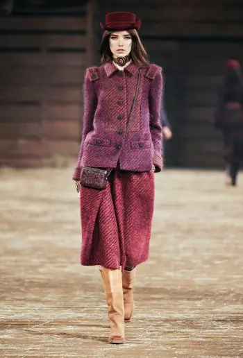 Chanel Pre-Fall 2014 Runway Show