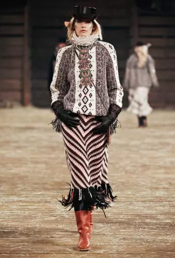 Chanel Pre-Fall 2014 Runway Show