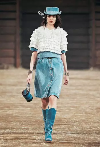 Chanel Pre-Fall 2014 Runway Show