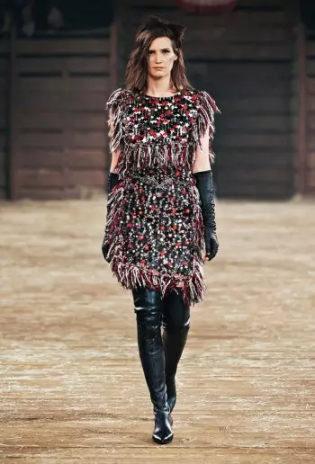 Chanel Pre-Fall 2014 Runway Show