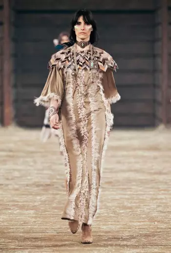 Taispeántas Rúidbhealaigh Chanel Pre-Fall 2014