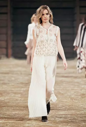 Chanel Pre-Fall 2014 Намоиши парвоз