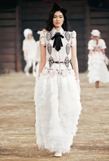 Chanel Pre-Fall 2014 Runway Show