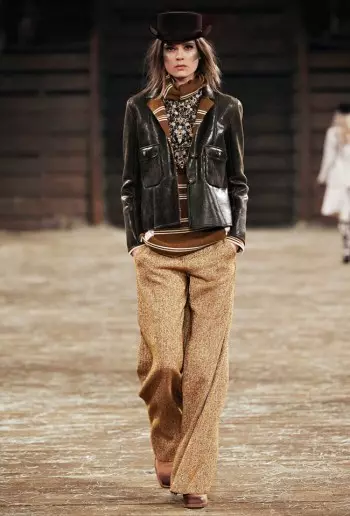 Chanel Pre-Toamna 2014 Runway Show